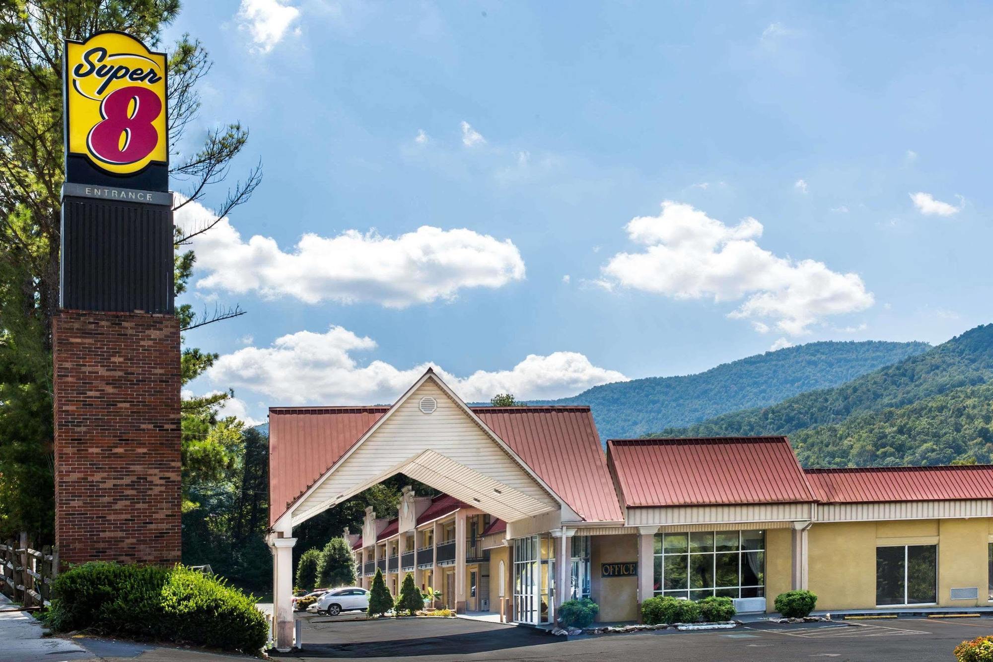 ซูเปอร์ 8 บาย วินด์แฮม แครีวิลล์ เทนเนสซี Hotel Caryville ภายนอก รูปภาพ