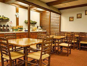 ซูเปอร์ 8 บาย วินด์แฮม แครีวิลล์ เทนเนสซี Hotel Caryville ภายนอก รูปภาพ